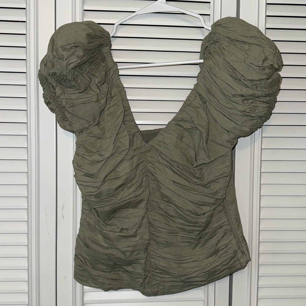 NWT Abercrombie and Fitch olive green ruched puff sleeve top
